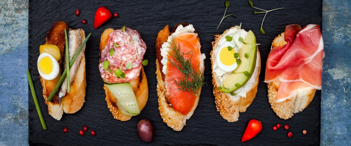 DIY Wedding Sandwich Station- plating ideas