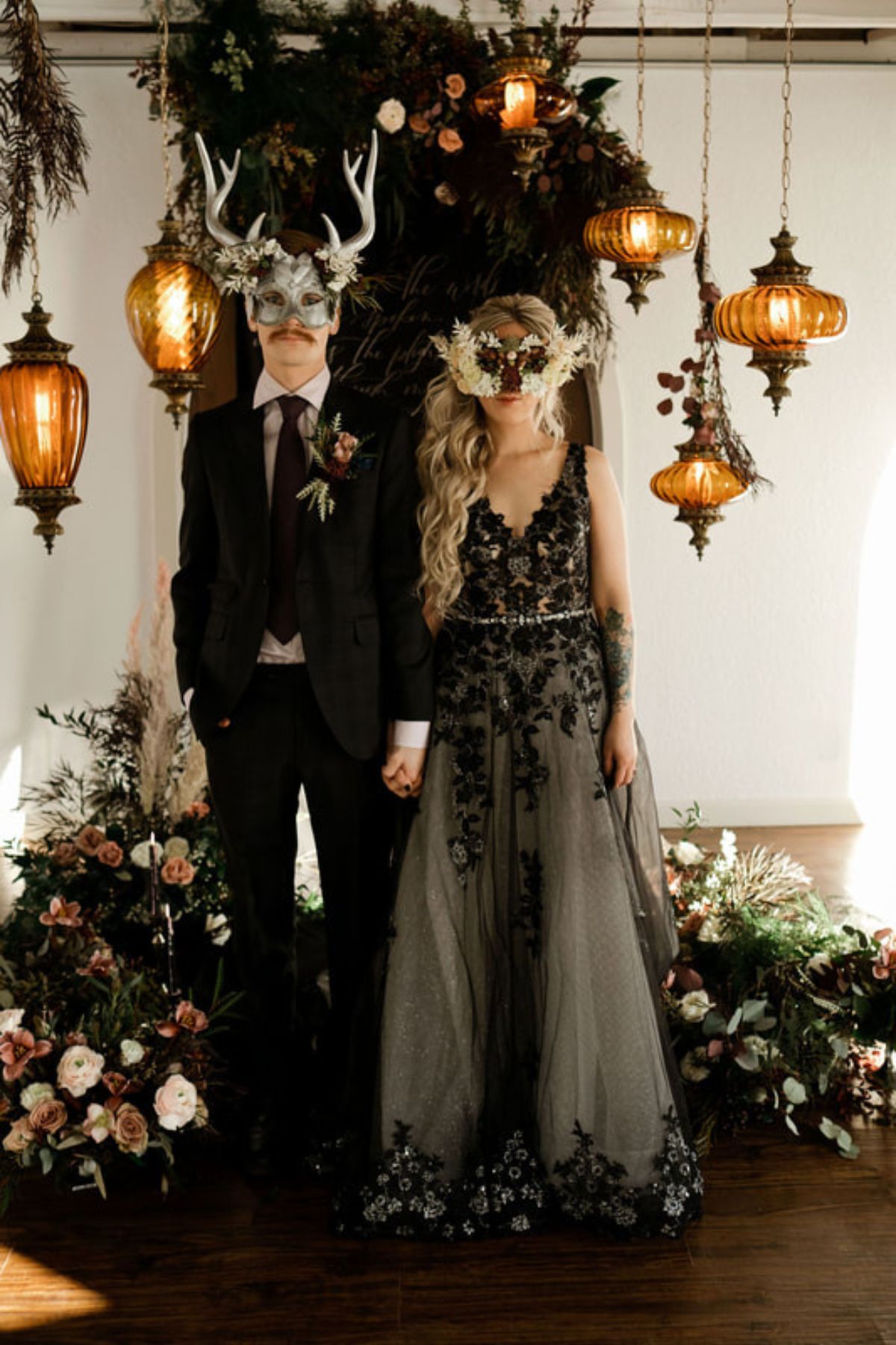 DIY Halloween Wedding Ideas: Tips