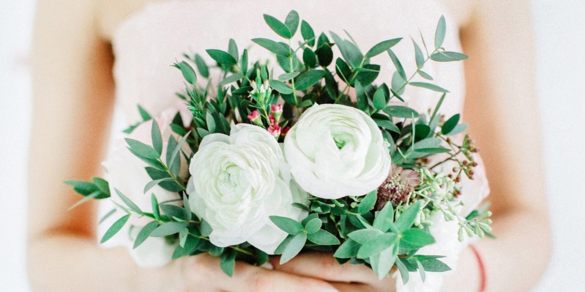 Ways To Save Money On Your Wedding - one flower variety