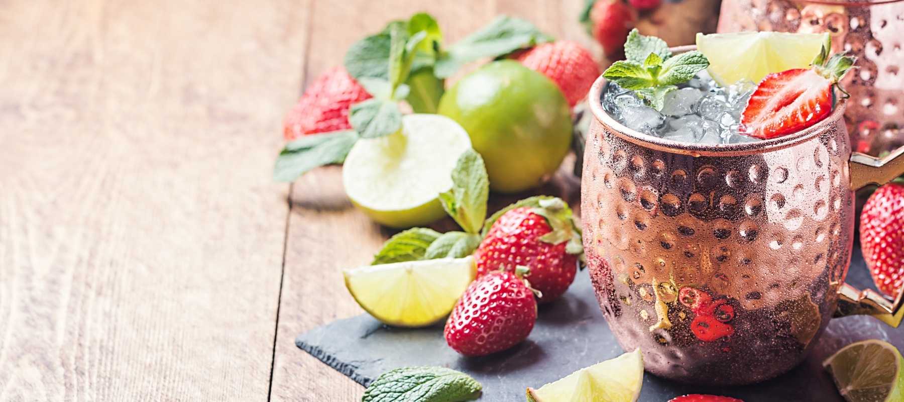cocktail bar - How to Entertain your Wedding Guests