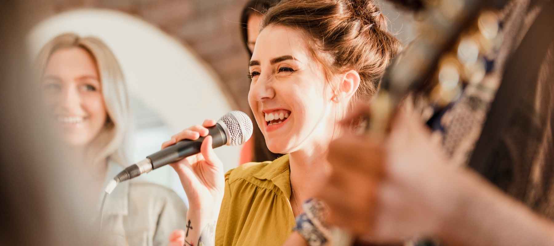 live band - How to Entertain your Wedding Guests