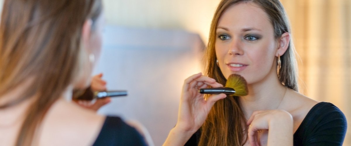 Why you Need to Book These Wedding Vendors - hair make up artist