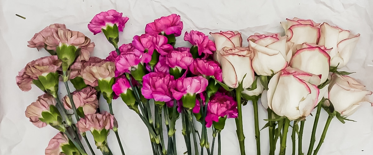DIY Wedding Centerpiece Using Grocery Flowers