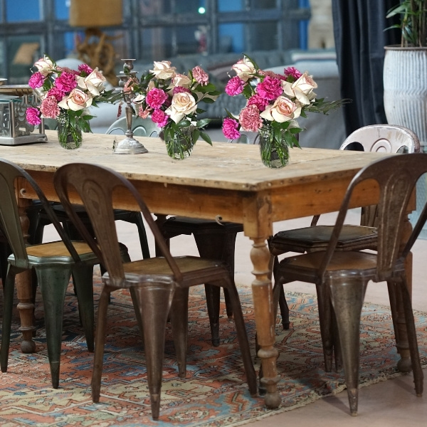 DIY Wedding Centerpiece Using Grocery Flowers – Under $15.