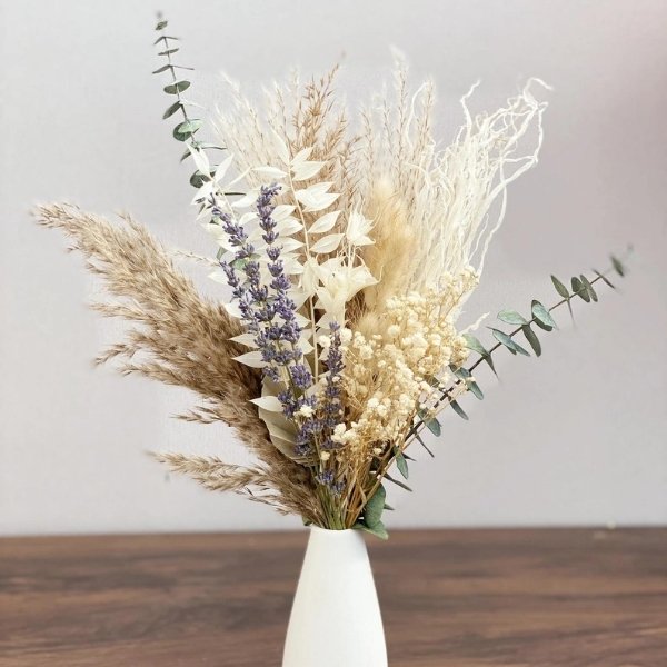 Easy DIY Cheap Wedding Centerpiece - dried flower centerpiece