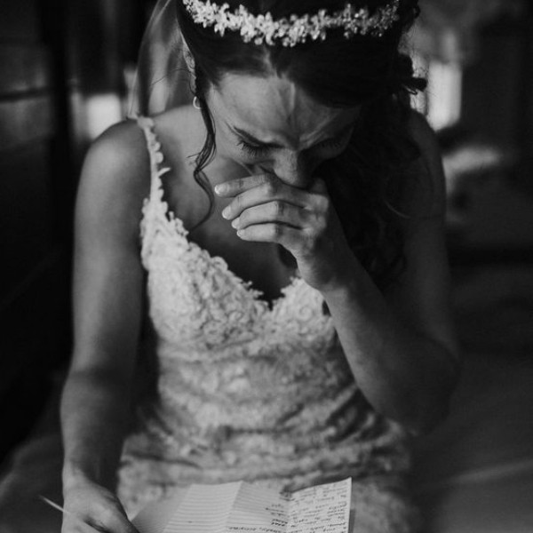 Wedding Photo Ideas You Need crying