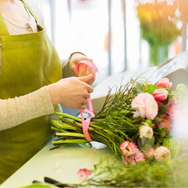 how to tie a wedding bouquet