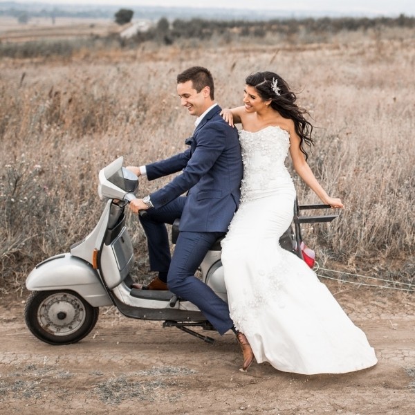 How to keep the wedding small and budget-friendly?