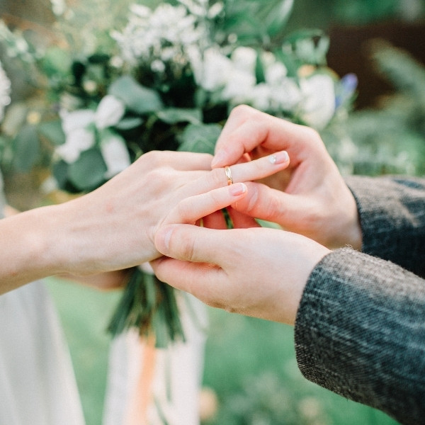 Choosing a Wedding Officiant: Tips