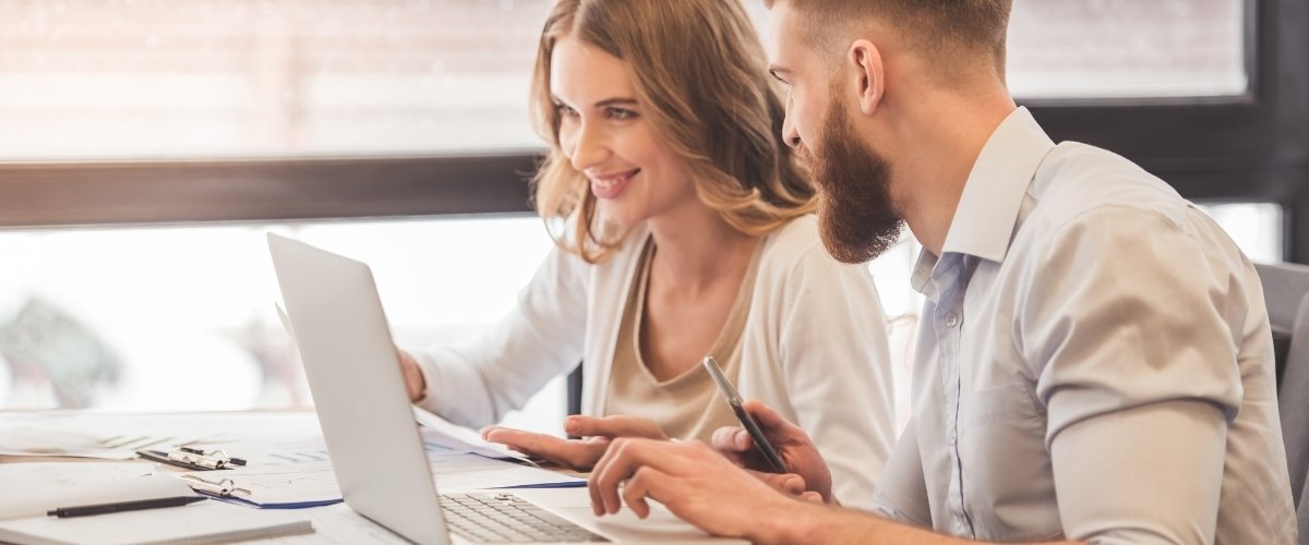 How To Plan A Wedding While Working Full Time - budgeting