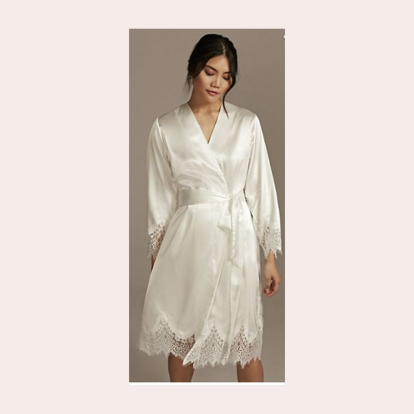 Wedding Accessories You Didn’t Think You Need - lace trim robe