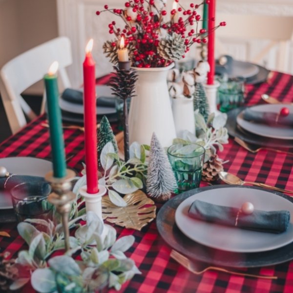 DIY Christmas Centerpieces: Easy & Affordable