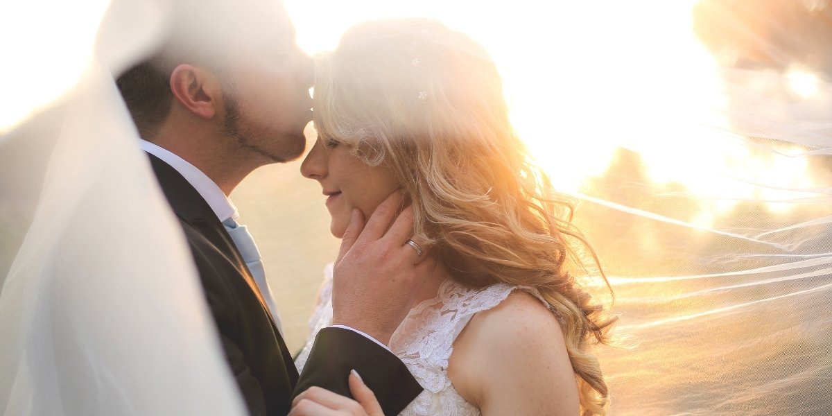 How To Handle Wedding Stress - communicate