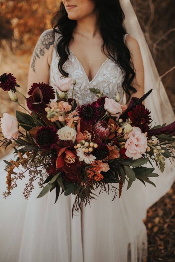 Dark and Moody Wedding Bouquet Ideas - burgundy