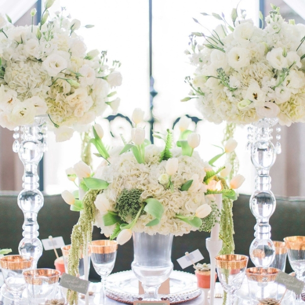 White Wedding Centerpiece Ideas: Classic & Elegant