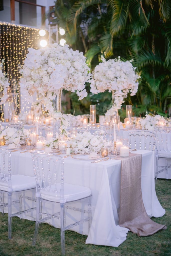 White Wedding Centerpiece Ideas: Classic & Elegant