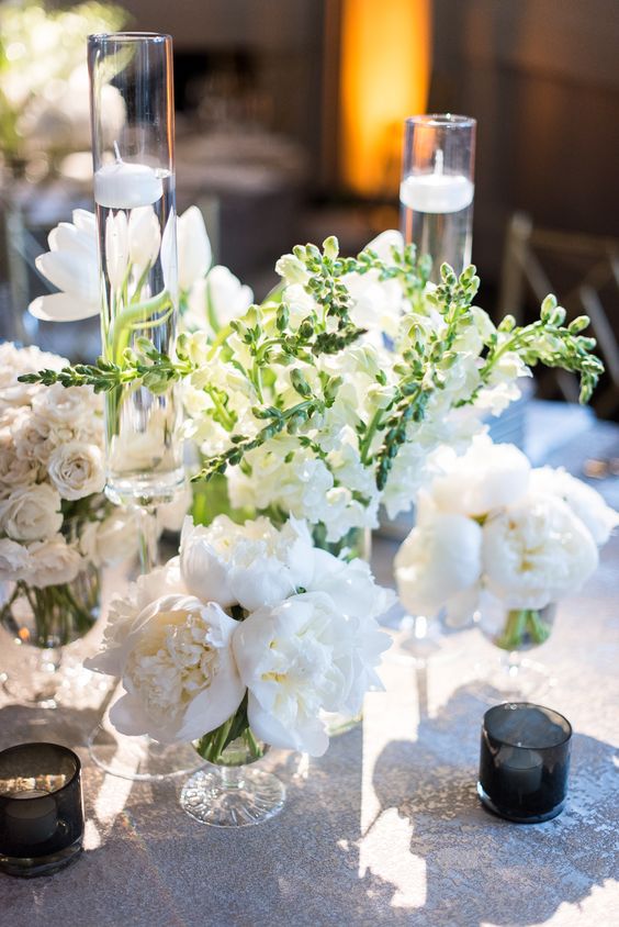 White Wedding Centerpiece Ideas: Classic & Elegant