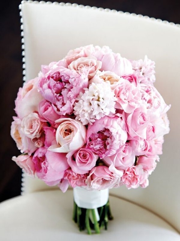  Pastel Pink Wedding Ideas- peonies and roses and ranunculus