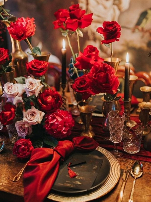 Red and Gold Wedding Inspirations black