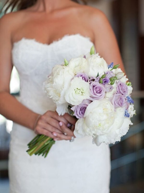 -Lavender Lilac Wedding Ideas peonies
