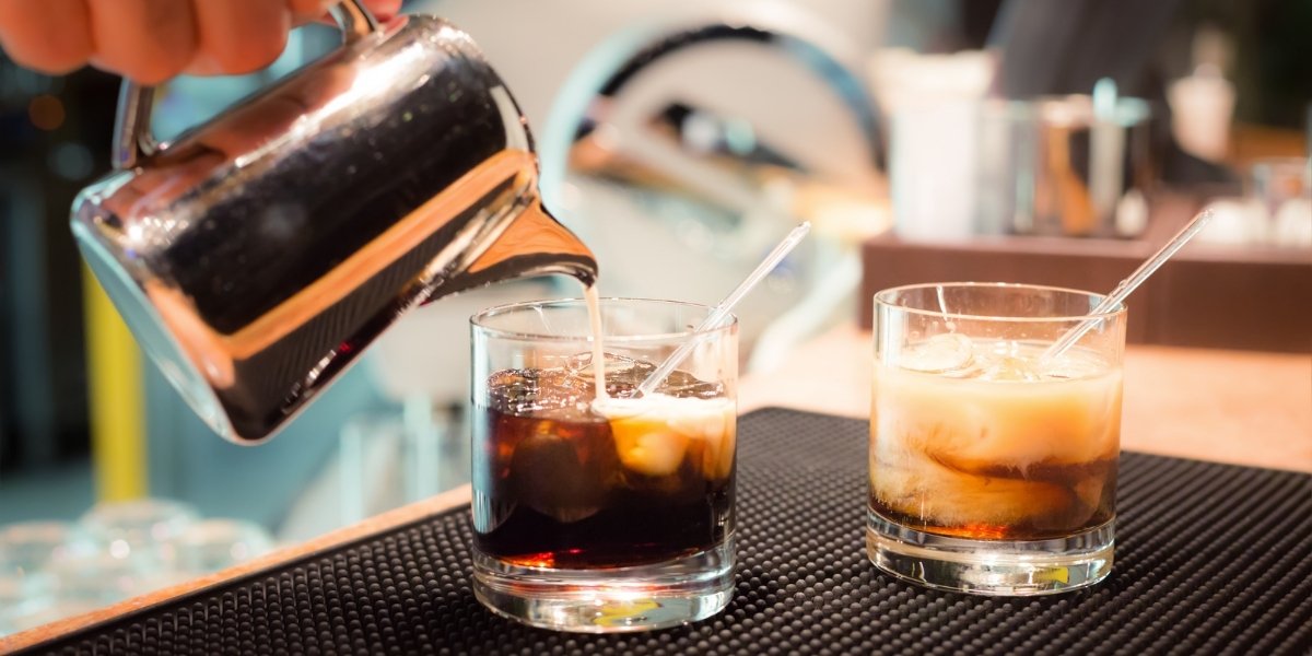 easy DIY cocktail recipes - white russian
