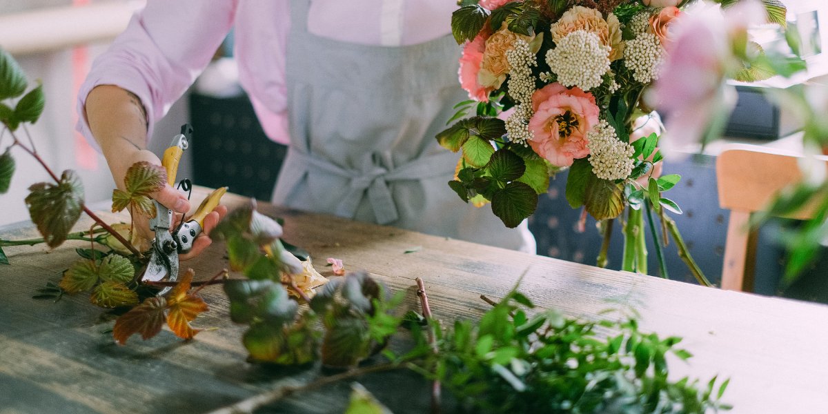 DIY Hydrangea Centerpiece: How To Make