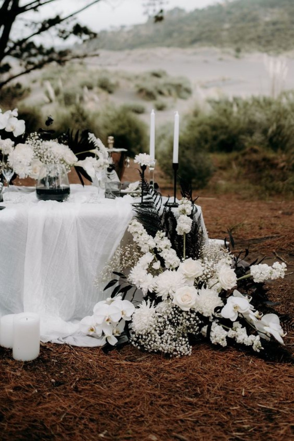 Black and White Wedding Designs