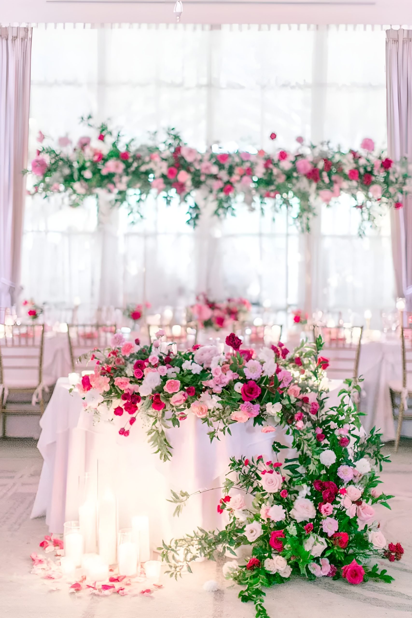 Sweetheart Table Flowers: Wedding