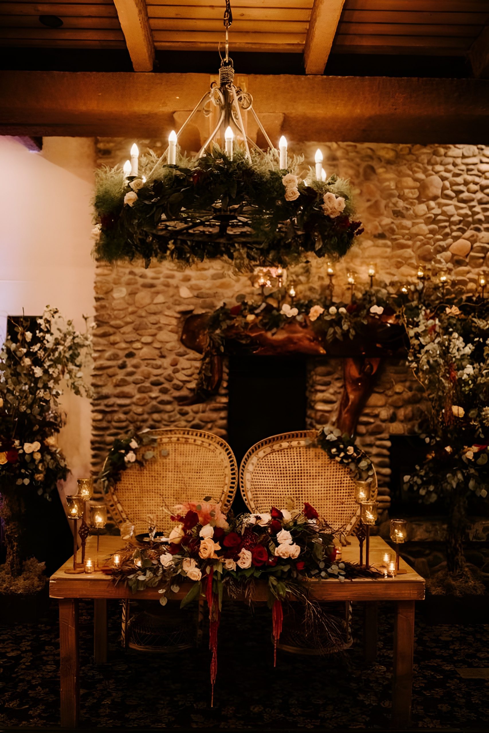 Sweetheart Table Flowers: Wedding