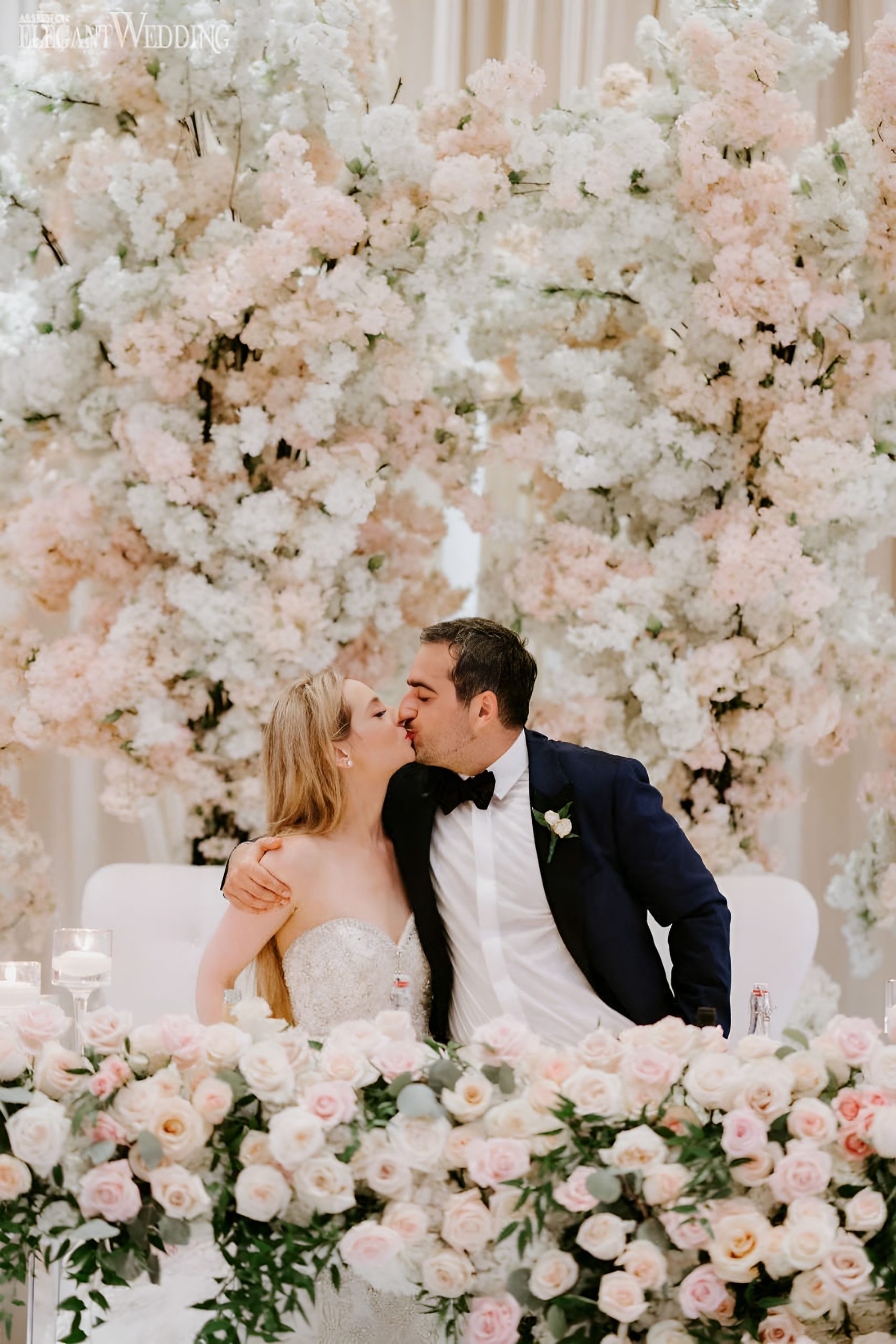 Sweetheart Table Flowers: Wedding