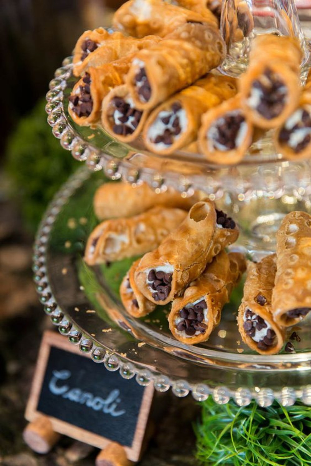 Wedding Cake Alternatives - canoli