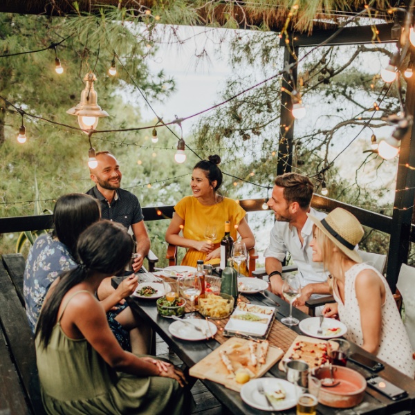 Bridal Party Dinner: How To Host
