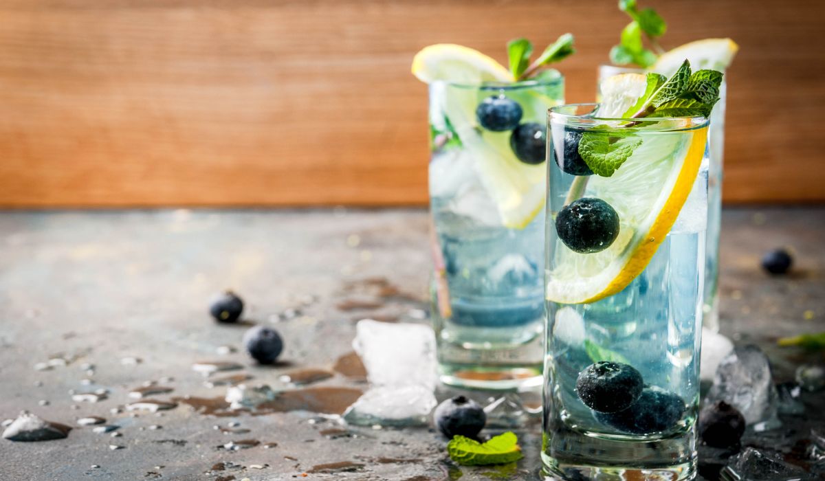 Easy Summer Drinks Your Guests Will Love: Top 15