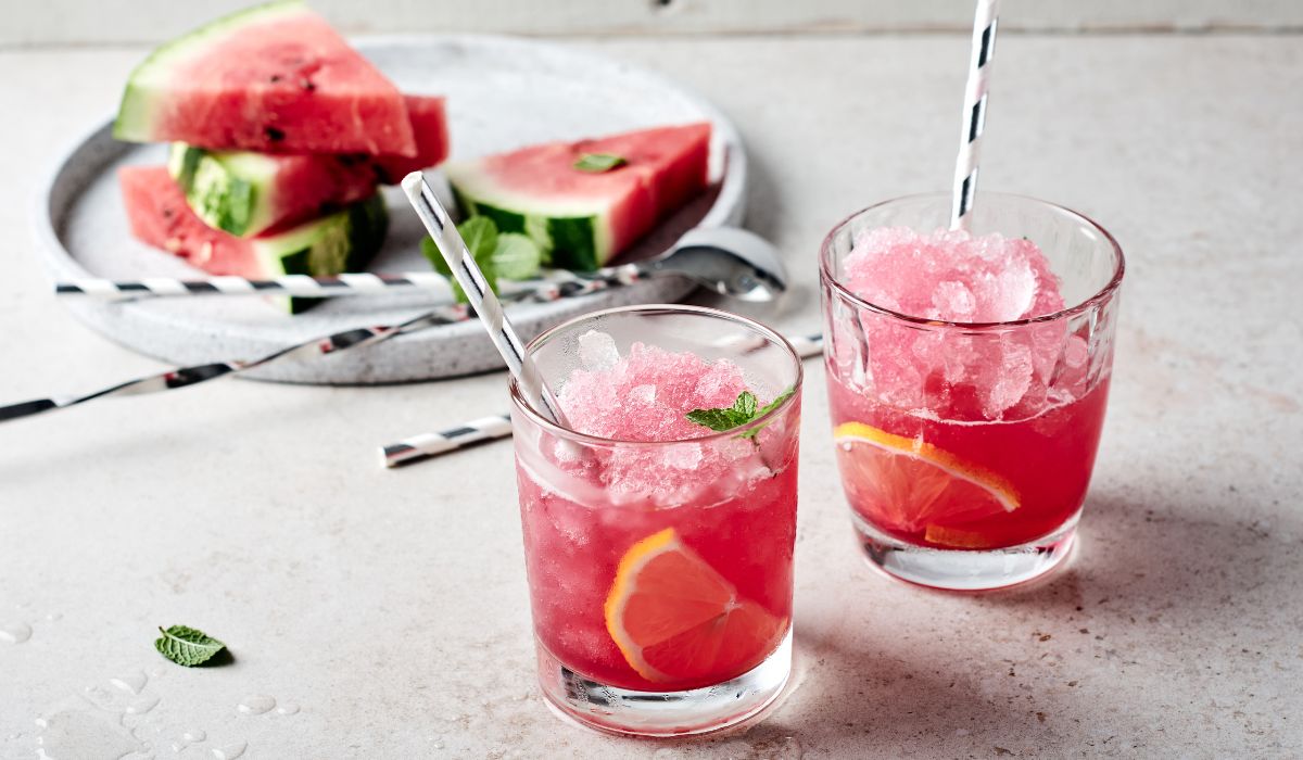 Easy Summer Drinks Your Guests Will Love: Top 15