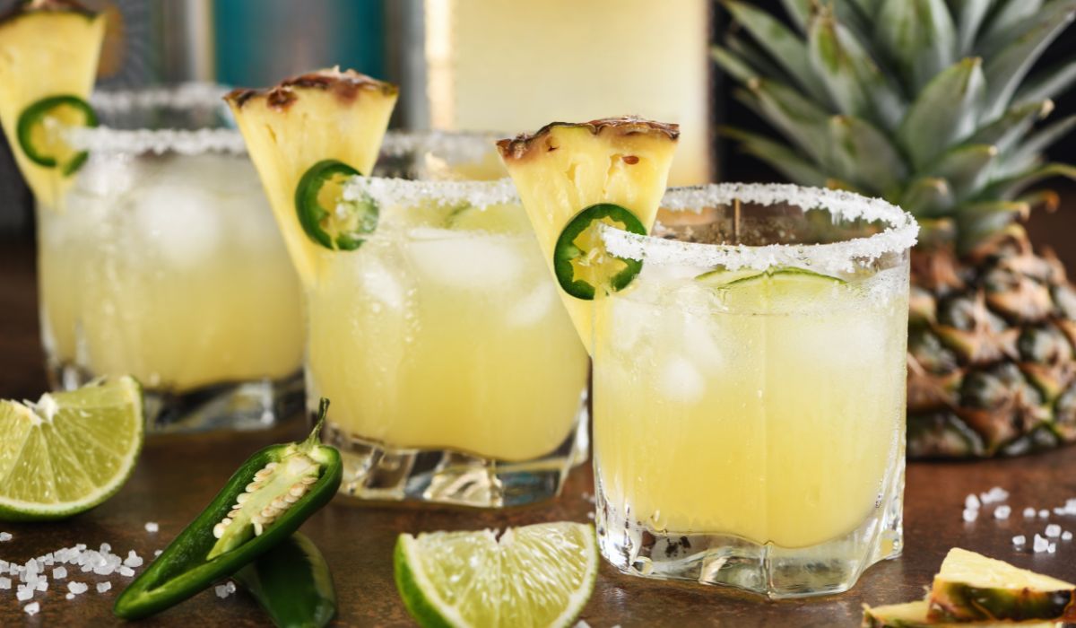 Easy Summer Drinks Your Guests Will Love: Top 15