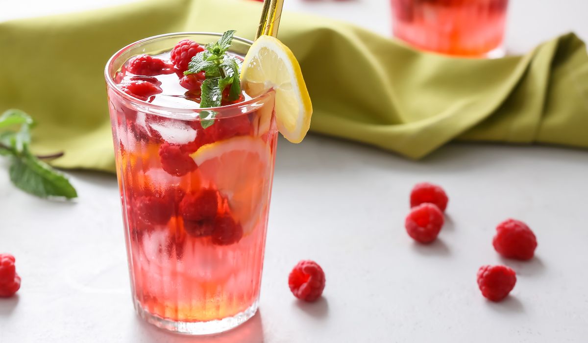 Easy Summer Drinks Your Guests Will Love: Top 15