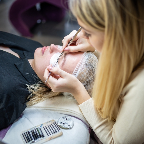 Lash Extensions For Your Wedding: Should You Do It?