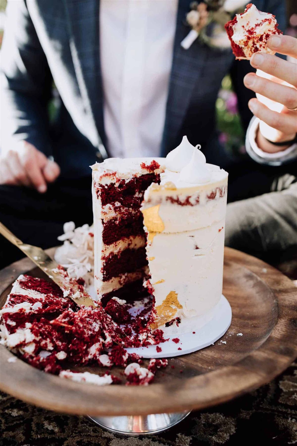 Best Wedding Cake Flavors - red velvet