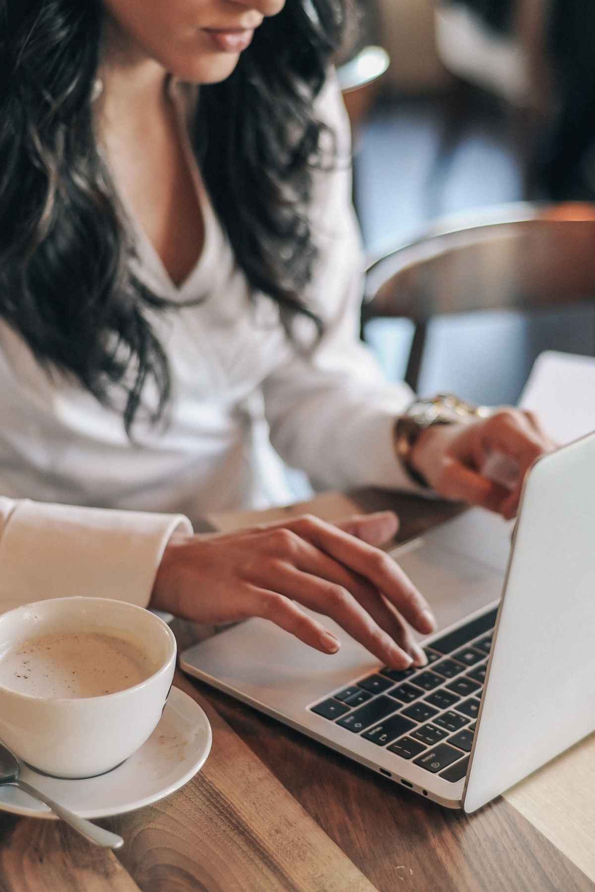 How to Create a Digital Product : Without Getting Overwhelmed!