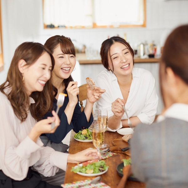 Your Weekend Hosting Checklist: From Clean Floors to Chic Tables