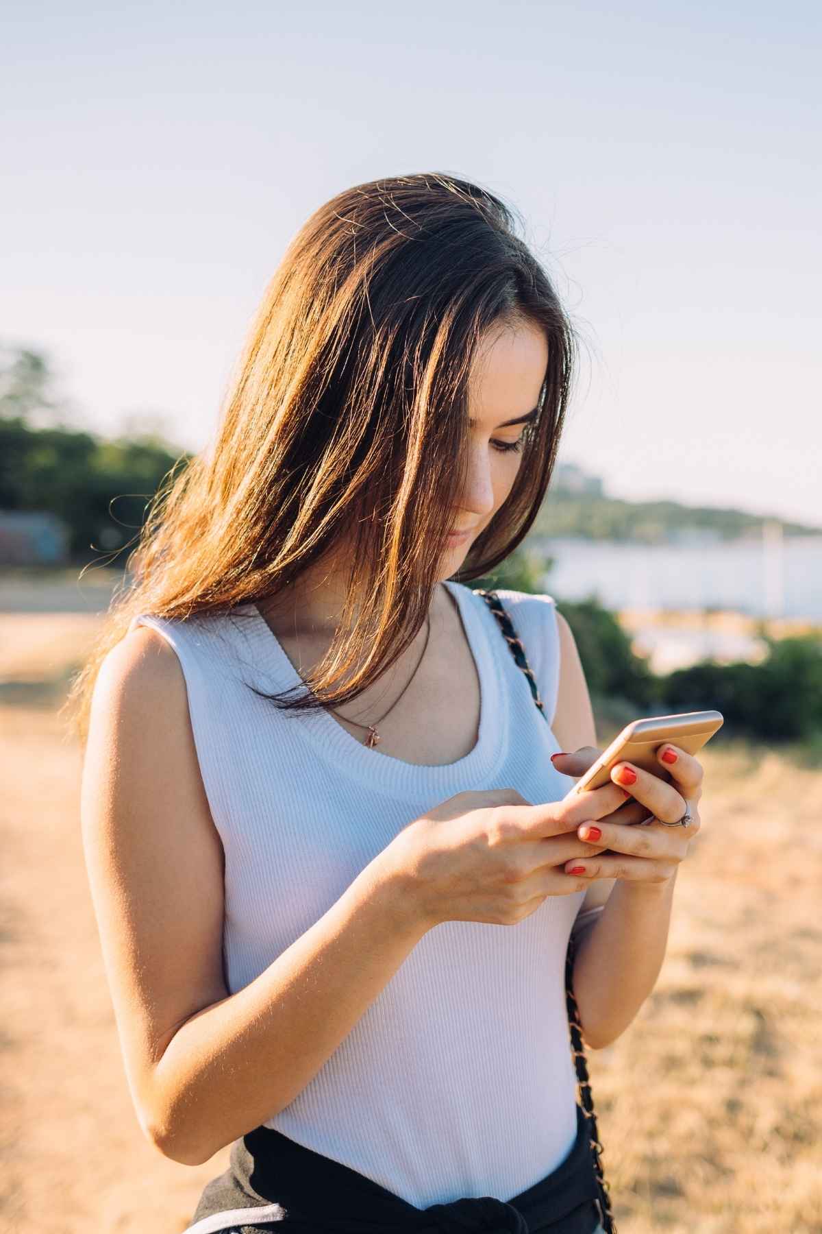 How to Stop Romanticizing Someone Who Treats You Mid