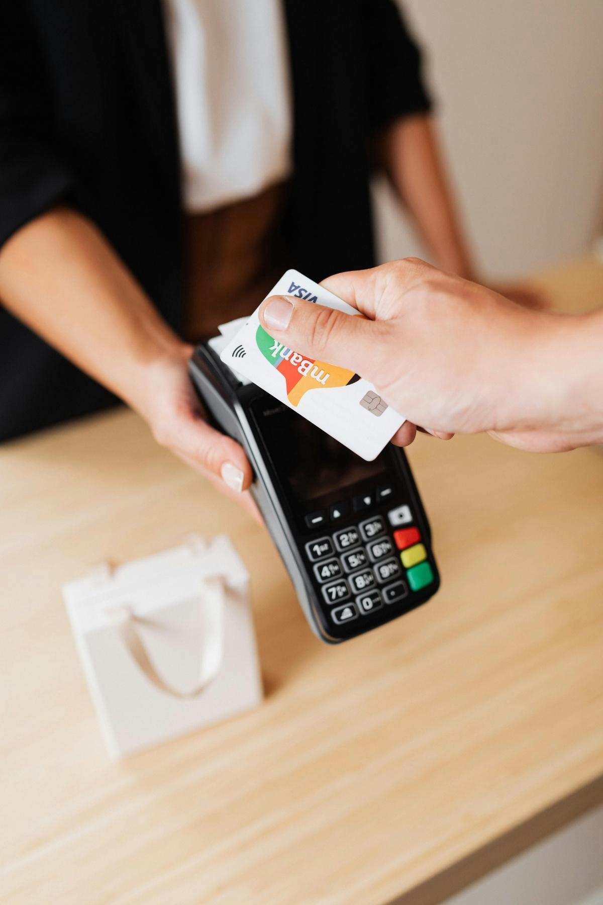 How Small Busineses Can Simplify In-Store Payment