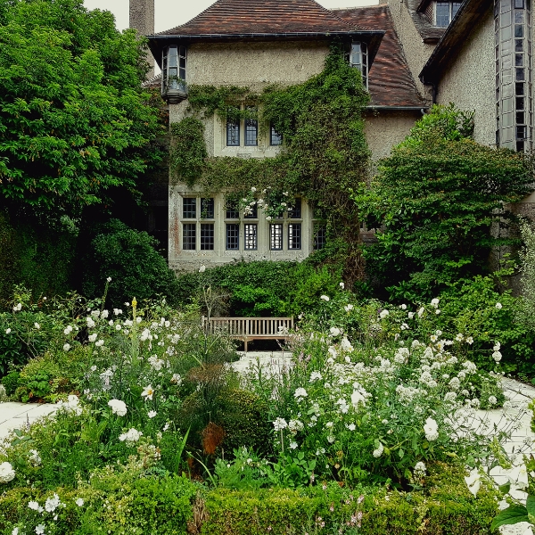 The Outdoor Design Trends Everyone Will Copy in 2026